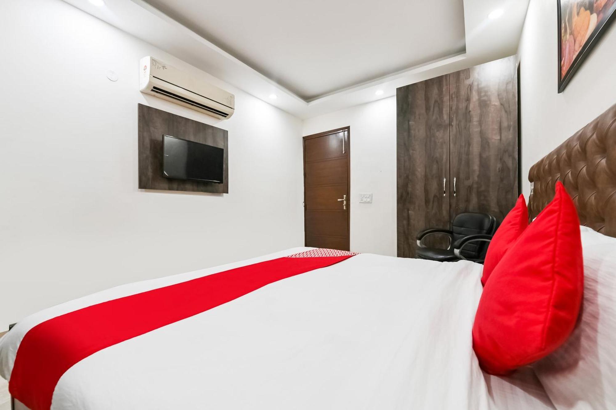 Hotel O Premium Rooms Chhatarpur Nueva Delhi Exterior foto