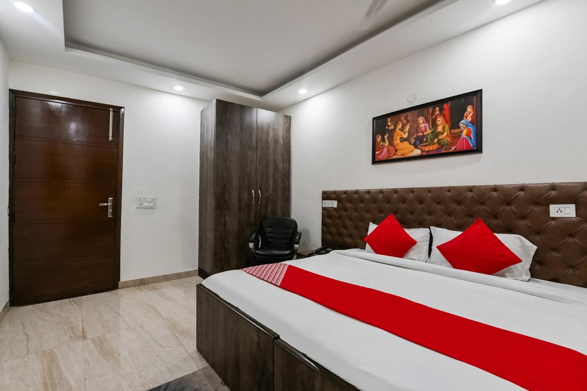 Hotel O Premium Rooms Chhatarpur Nueva Delhi Exterior foto