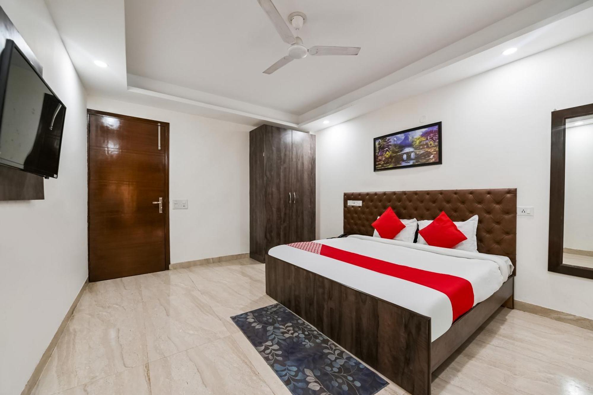 Hotel O Premium Rooms Chhatarpur Nueva Delhi Exterior foto