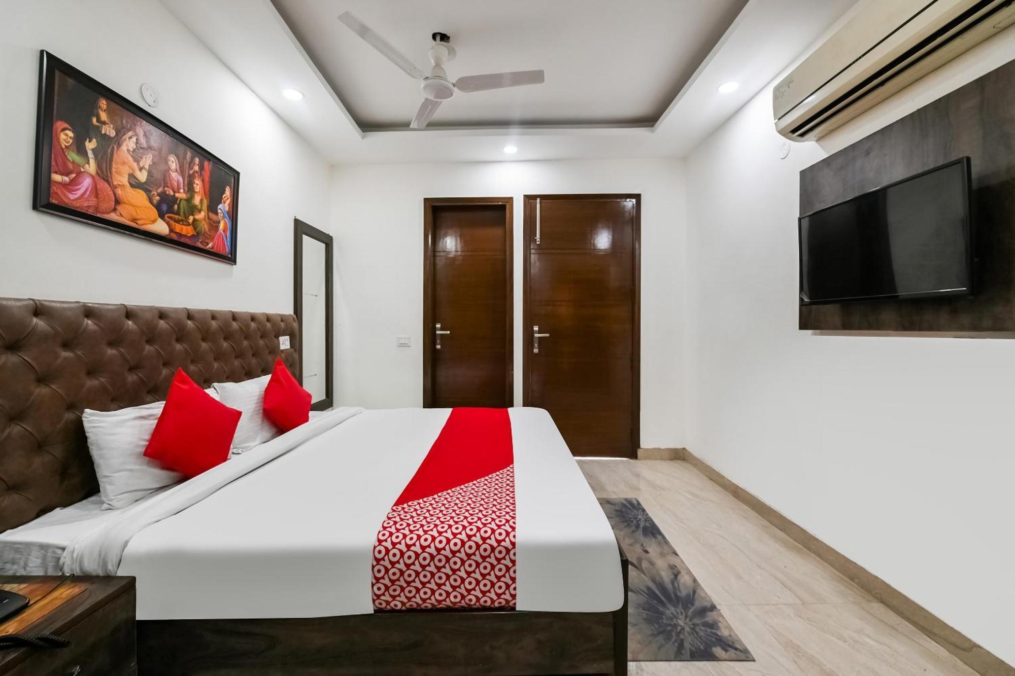 Hotel O Premium Rooms Chhatarpur Nueva Delhi Exterior foto