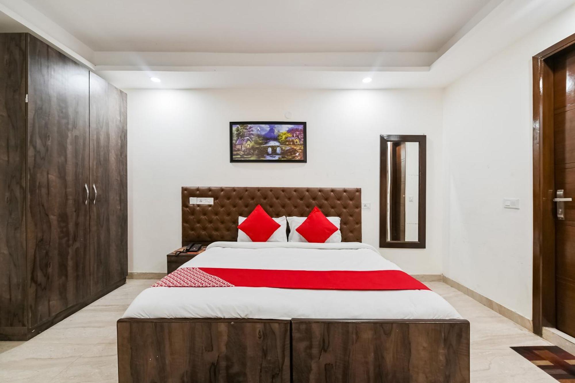 Hotel O Premium Rooms Chhatarpur Nueva Delhi Exterior foto
