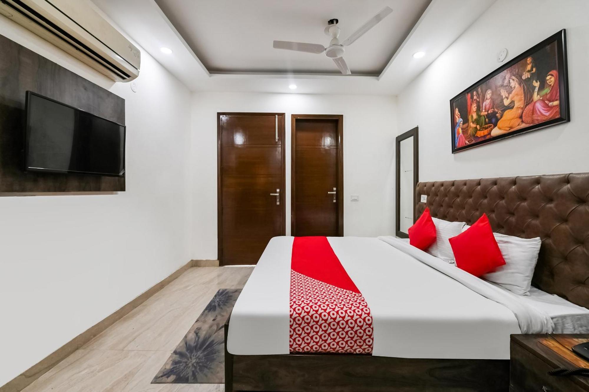 Hotel O Premium Rooms Chhatarpur Nueva Delhi Exterior foto