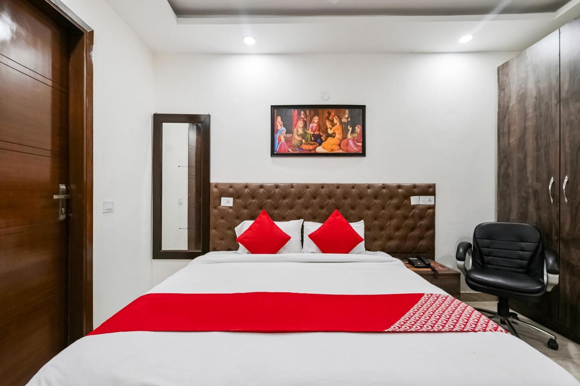 Hotel O Premium Rooms Chhatarpur Nueva Delhi Exterior foto