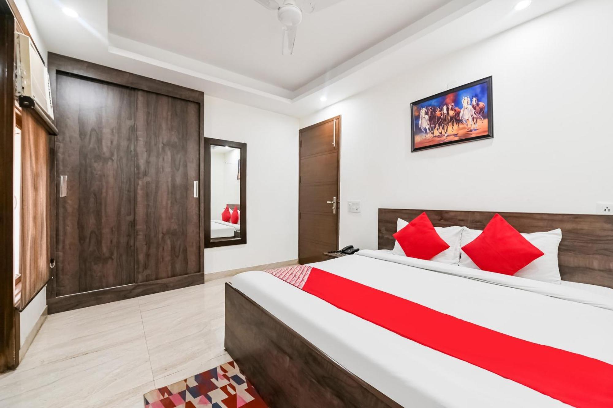 Hotel O Premium Rooms Chhatarpur Nueva Delhi Exterior foto