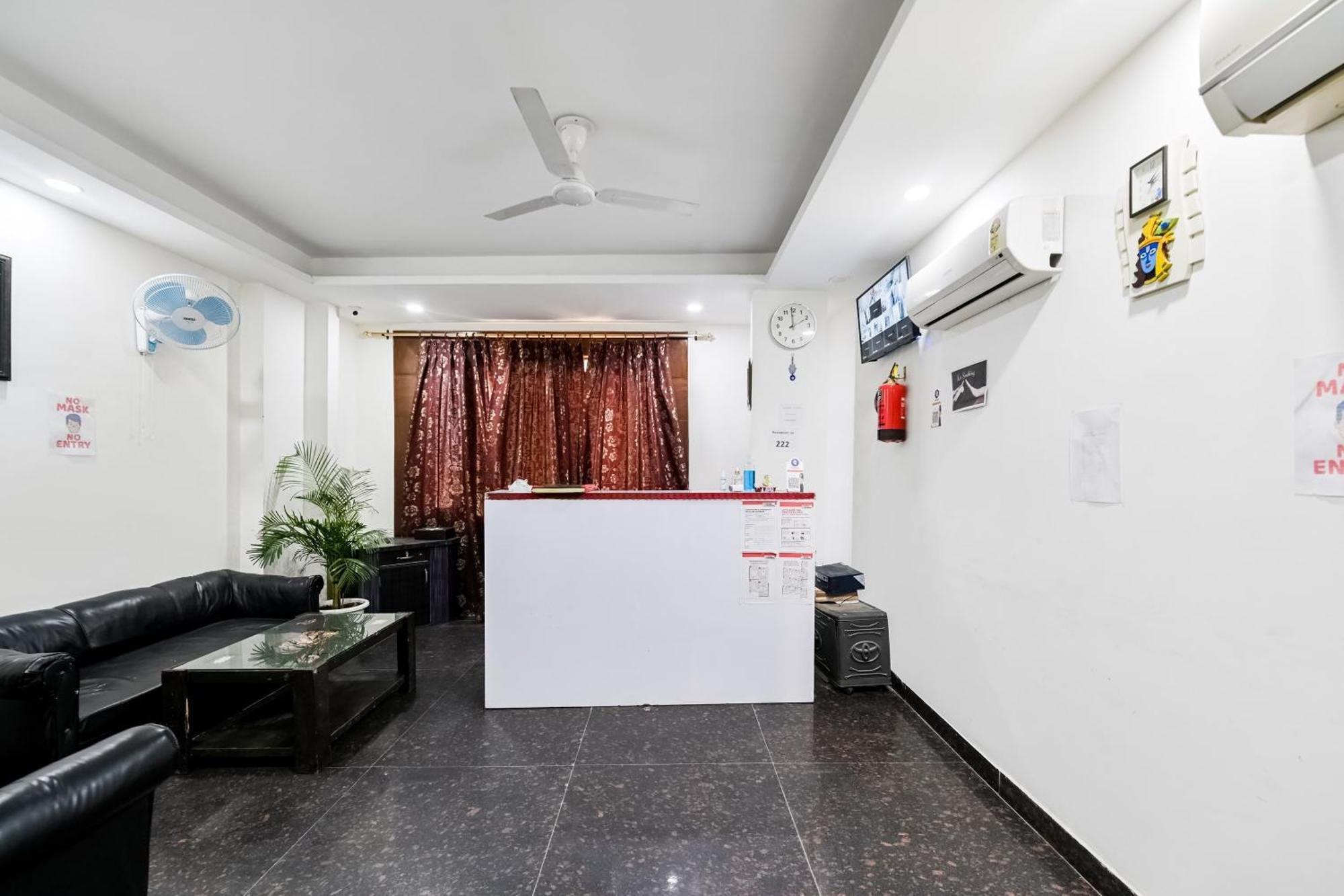 Hotel O Premium Rooms Chhatarpur Nueva Delhi Exterior foto
