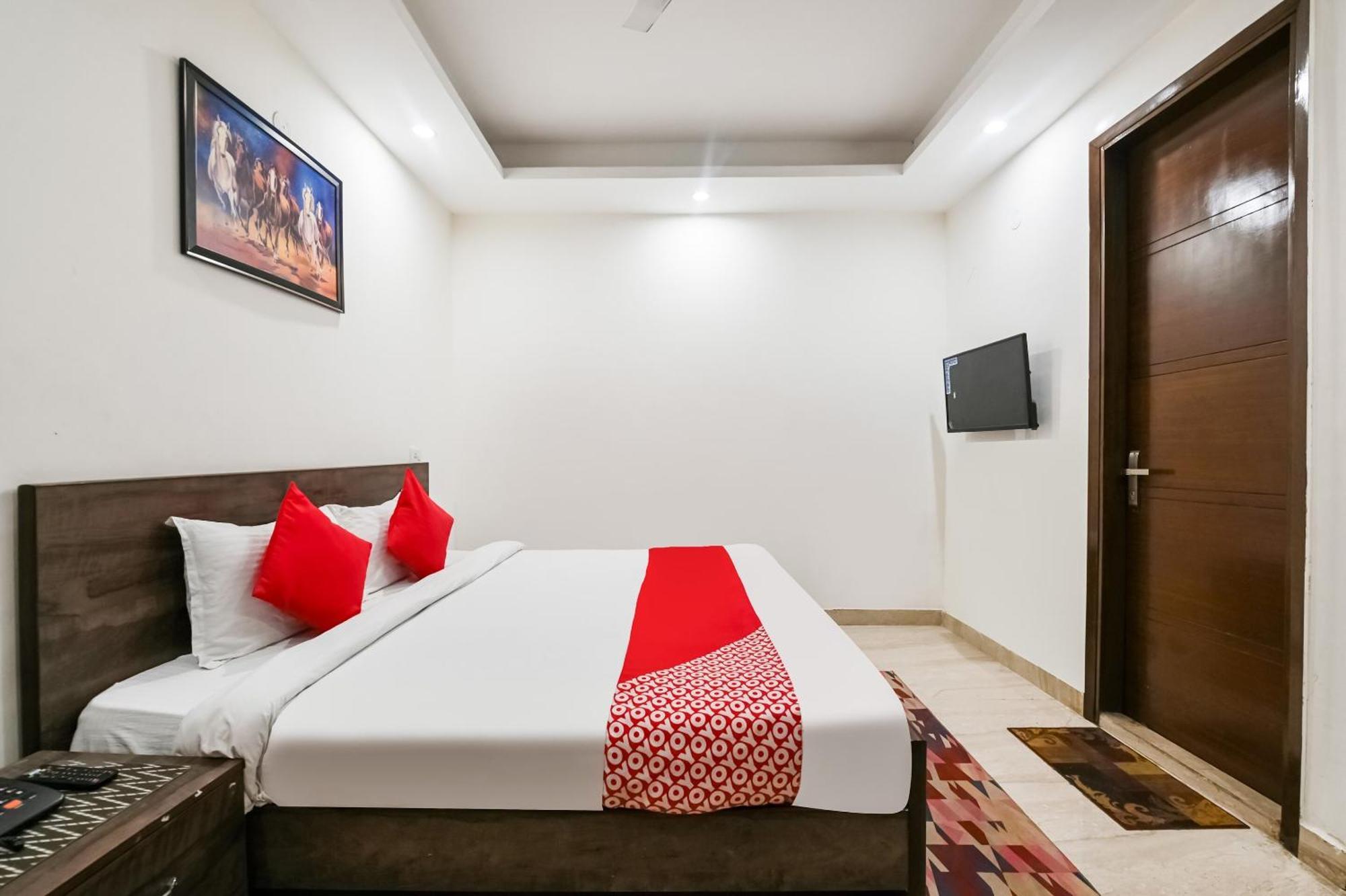 Hotel O Premium Rooms Chhatarpur Nueva Delhi Exterior foto
