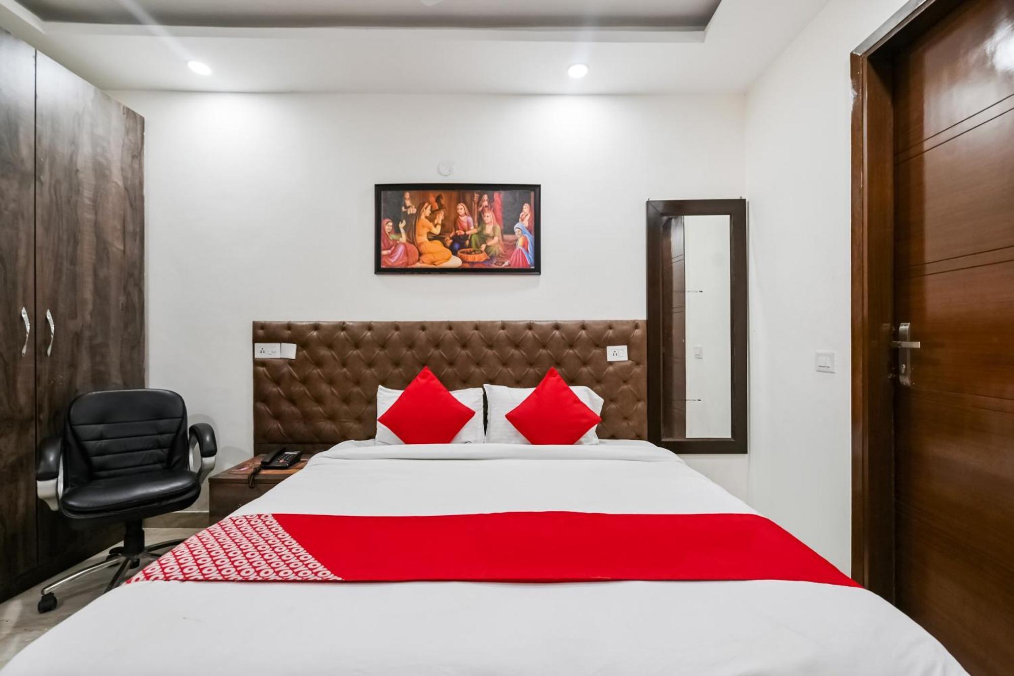 Hotel O Premium Rooms Chhatarpur Nueva Delhi Exterior foto